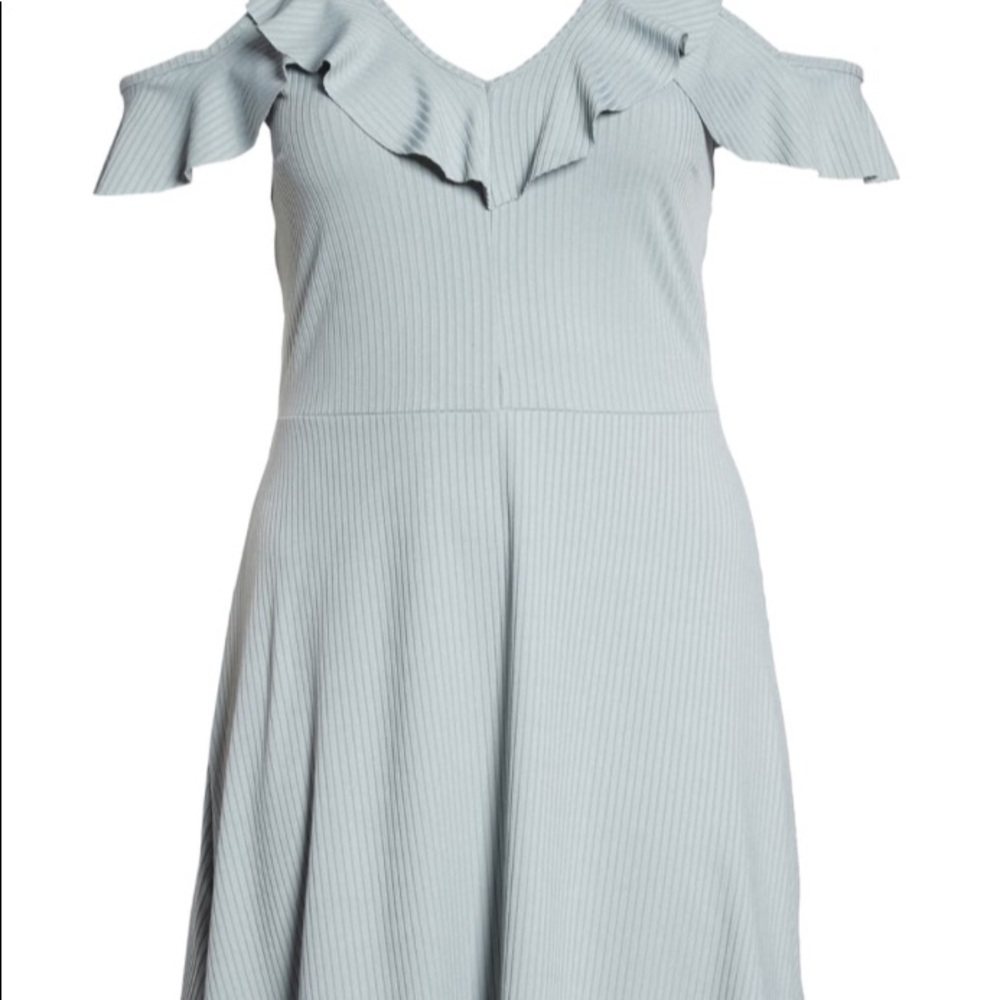 Lost Ink‎ Cold Shoulder Ruffle Dress - Picture 5 of 9
